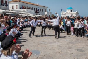 cretan dancing - greece food tours | GreeceFoodies