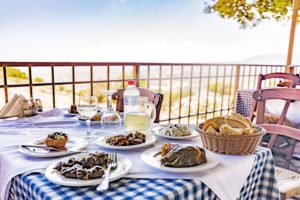 traditional greek lunch | GreeceFoodies